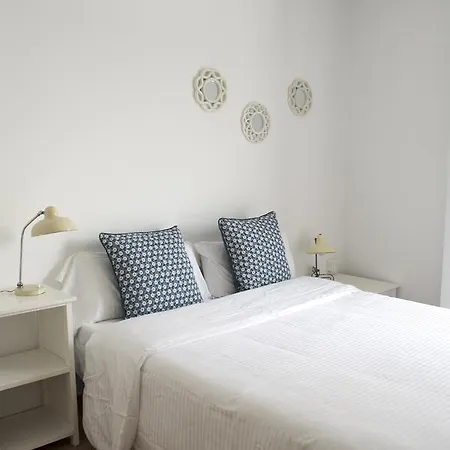 Center, By Comfortable Luxury